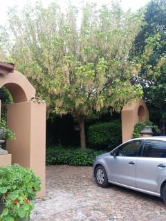 Izimbali Lodge and Restaurant - 3