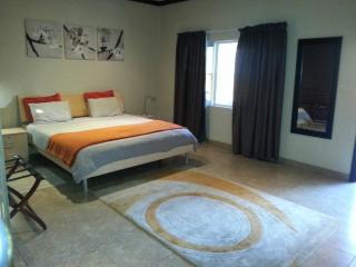 Planet Hotel HollyBum - 1