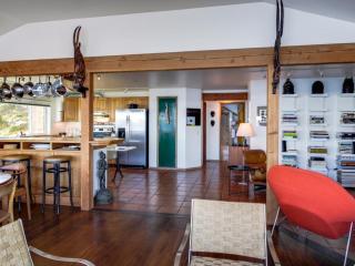 The Artists' Beachhouse - 1