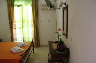 Artemis Rooms - Agia Marina Aegina - 4