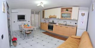 Welcome House - Naples - 9