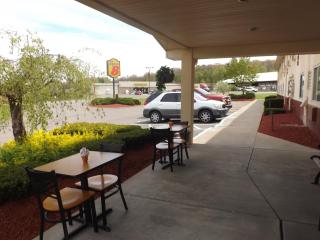 Super 8 by Wyndham Sidney NY - Sidney - 8