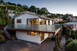 Sleep on the Steepest Street in the World! - Dunedin - 2