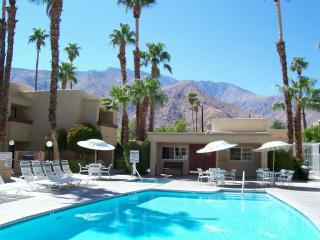 Desert Vacation Villas - Palm Springs - 5