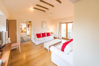 Whitley Coach House - 3