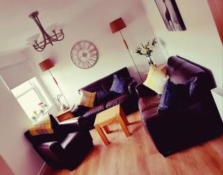 Yvi's 2Bedroom 2Bathroom Apartment - 6