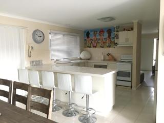 Beach House Getaway 2 - Smiths Beach - 6