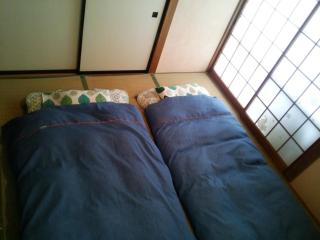 Hutte Lied - Komoro - 2