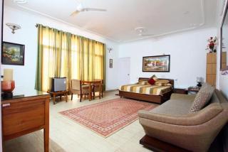 Colonels Retreat - 2