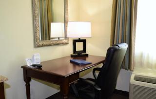 Baymont by Wyndham Pierre - 7