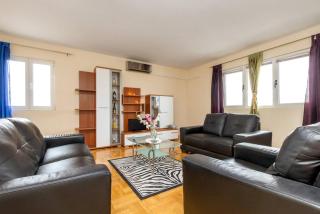 Apartments Ukić with a large outdoor swimming pool - 1