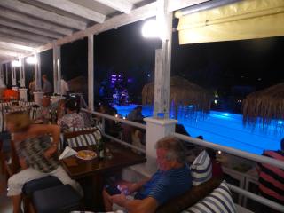 Blue Nest Hotel - 8