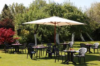 Logis - Hôtel & restaurant Les Trois Fontaines - Marconne - 4