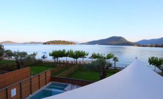 Acqua Di Mare Beach Front Villas - 4