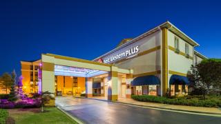 Best Western Carlton Suites - 6