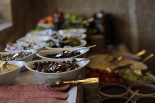 Shoestring Cave House - 1