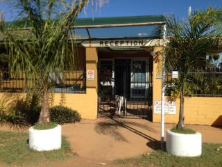 Carnarvon Caravan Park - Carnarvon - 8