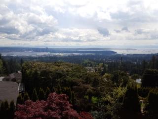Emperial Suites - North Vancouver - 9
