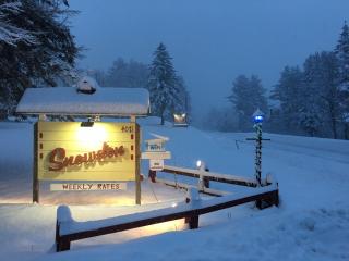 Snowdon Chalet Motel - 1