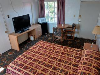 Highland Tower Motel - 3
