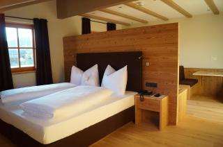 Hotel Laurin - Tires - 3