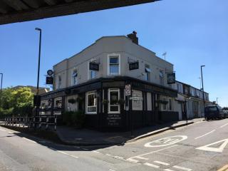 The Bridge Inn - Isleworth - 8