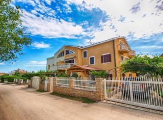 Apartments Joko 1160 - Pula - 0