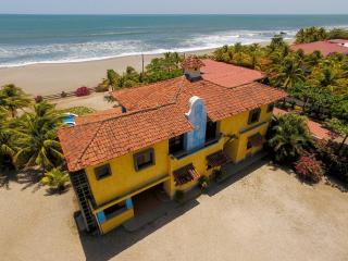 Solyar Luxury Spanish Beachfront Home - Pochomil - 2