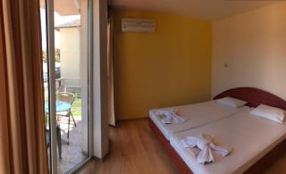Hotel Hawaii - 1