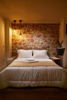 warm stone house, Atény (fotografie 3)