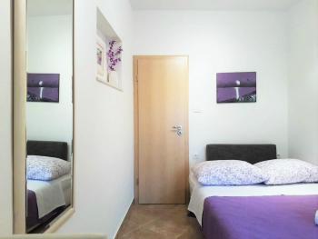 Room Ivana with private bathroom - Center of Split, Split (photo 2)