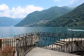 House on the lake shore of Laglio, Laglio (photo 5)