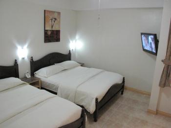 Makati Suites at Travelers Inn, Manila (fotografie 3)