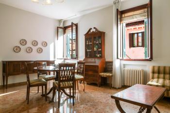 Rialto Bridge Big apt with Lift by LionHost, Benátky (fotografie 2)
