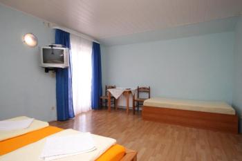 Rooms with a swimming pool Peroj, Fazana - 2235, Peroj (foto 5)
