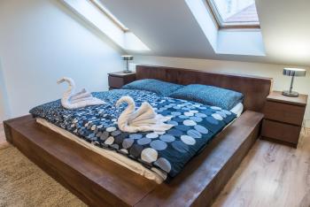 Spacious and Quiet Attic Flat in Centre, Praha (fotografie 2)