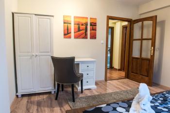 Spacious and Quiet Attic Flat in Centre, Praha (fotografie 5)