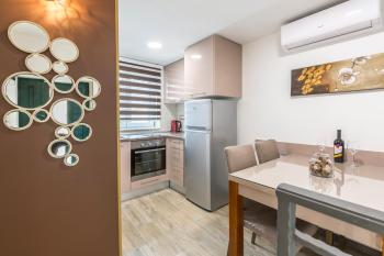 Reval Luxury Stone house apartments****, Split (photo 4)