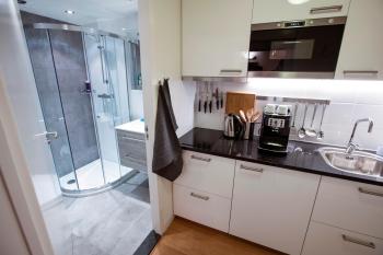 Central & Quiet Canal Apartment, Amsterdam (photo 3)