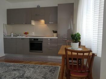 Super Central & Panoramic - Leo's Apartment, Приштина (фото 5)