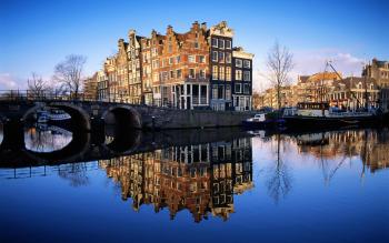 Central & Quiet Canal Apartment, Amsterdam (photo 2)
