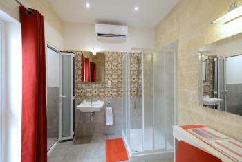 Lovely House Private Rooms by Vallettastay, Валетта (фото 5)