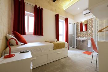 Lovely House Private Rooms by Vallettastay, Валетта (фото 3)