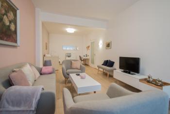 CHIC and Spacious Apartment in Central Sofia - Patriarh Evtimiy by Flat Mаnager, Sofie (fotografie 3)