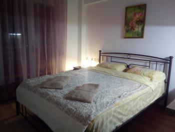 New studio next to metro for 2 people, Athens (photo 3)