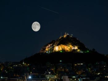 Fairytale view of Lycabettus, Atény (fotografie 4)