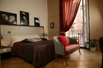 Caravaggio Hotel, Naples (photo 2)