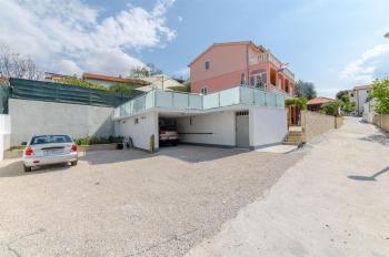 Apartments Ljubica, Rogoznica (photo 2)