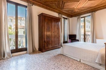 Sartor Apartment with Canal View and Private Court, Benátky (fotografie 3)