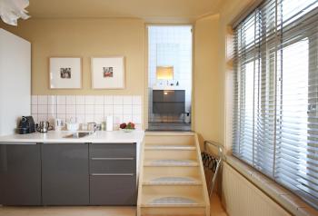 Canal Studio Apartment, Amsterdam (photo 2)